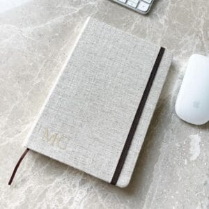 Linnen notitieboek met initialen